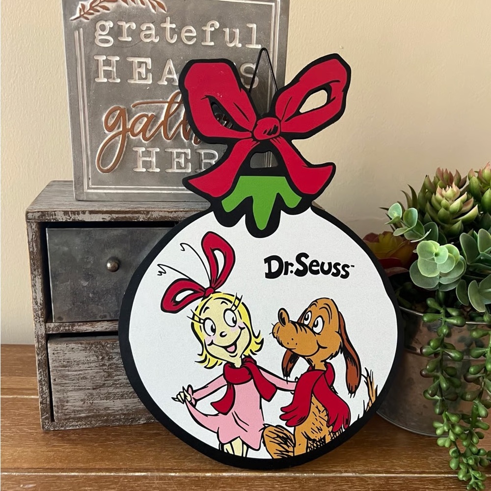Cindy Lou Who & Max Ornament Wood Wall Decor - Picture 2 of 3